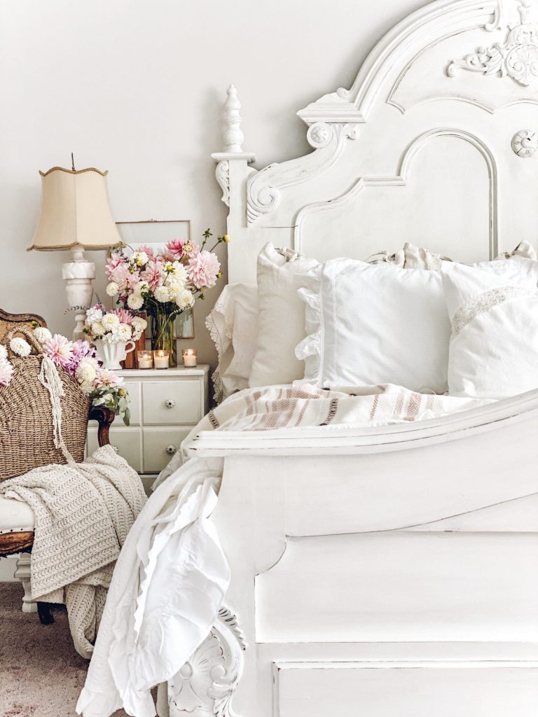 Bed Creating Shabby Chic Bedroom