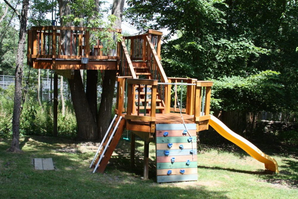 Simple Treehouse with Playground