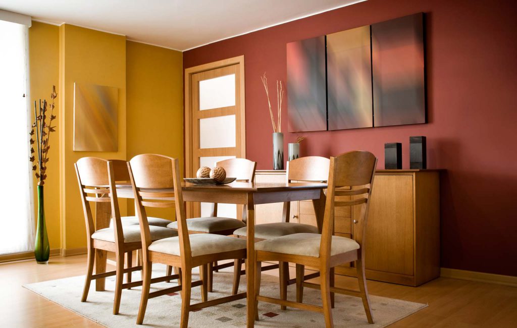 Bad Color Combinations in the Interior of the Dining Room