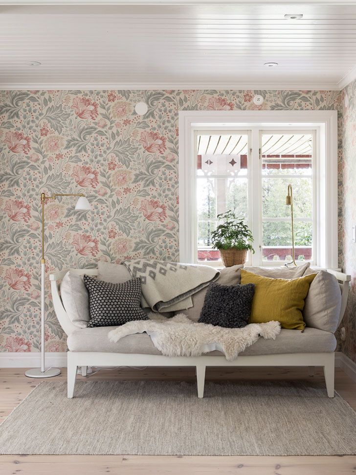 Neutral Colors for Aesthetic Flowery Wallpaper