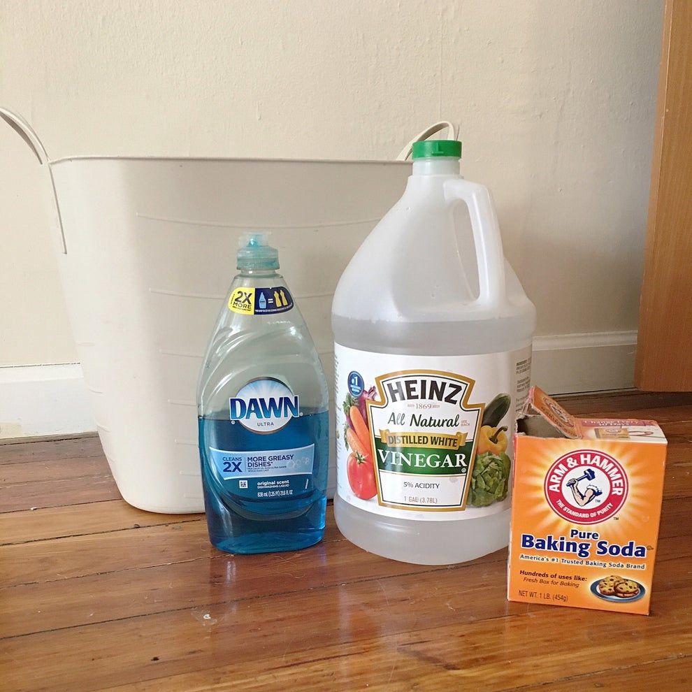 Using Baking Soda or White Vinegar on the Hard Stains