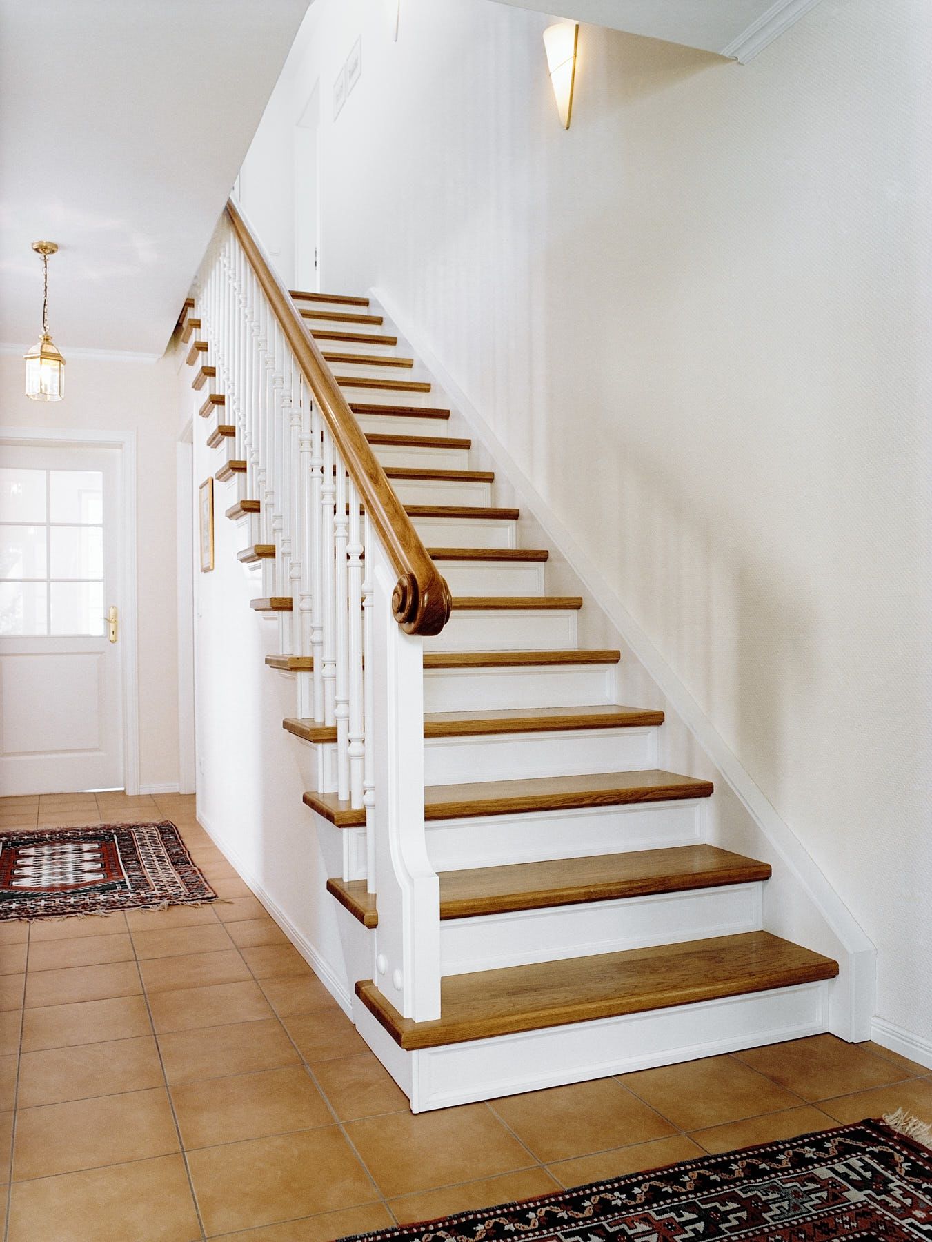 Varnish Your Stair Holders
