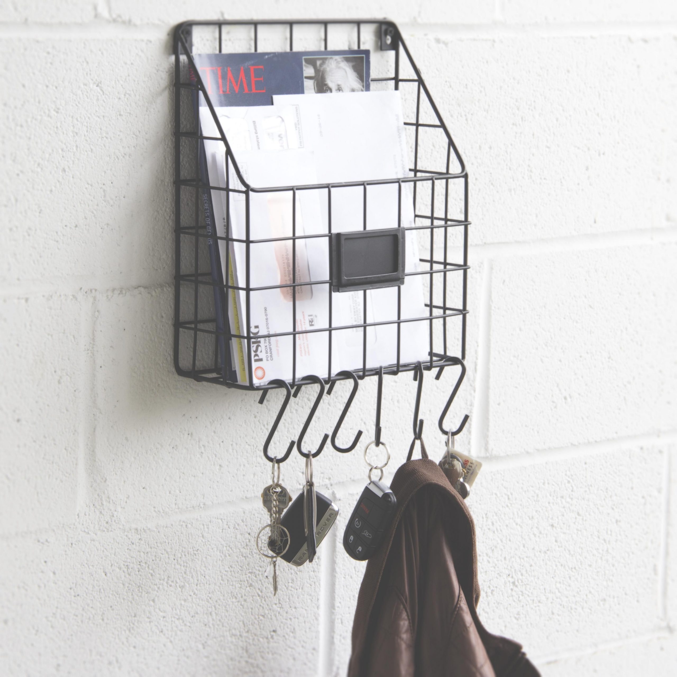 Add More Cute Accents by Using Small Wire Baskets