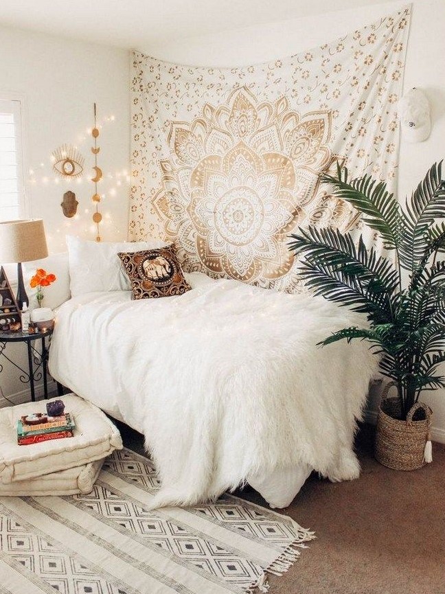 Using a Neutral Tapestry for Bohemian Style