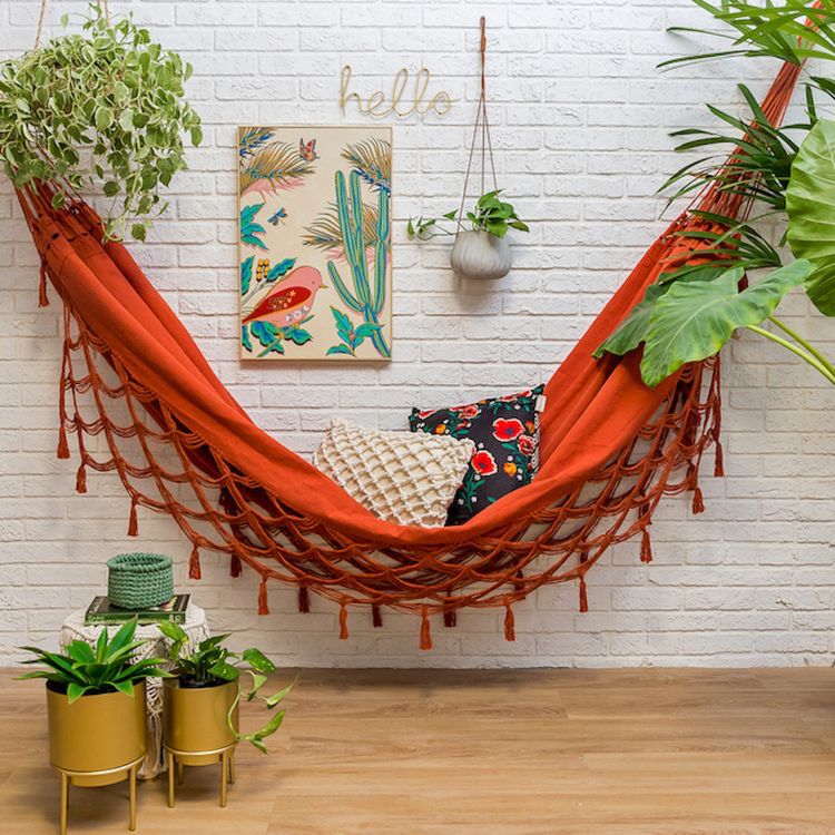 A Hammock to Enjoy Your Spare Time Indoors