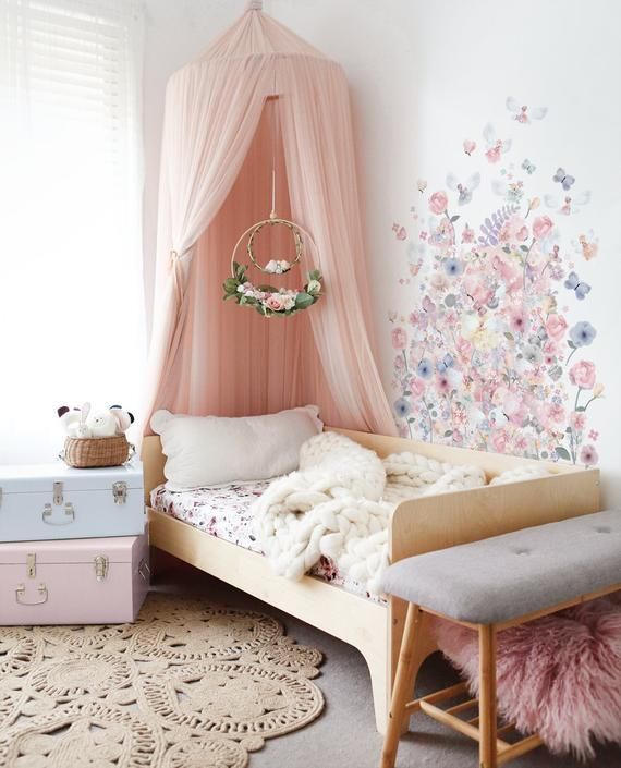 Makeover the Bed Things by Having Some Fluffy Stuff