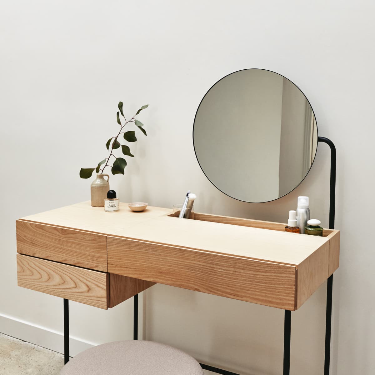 Dressing Table with Natural Decoration