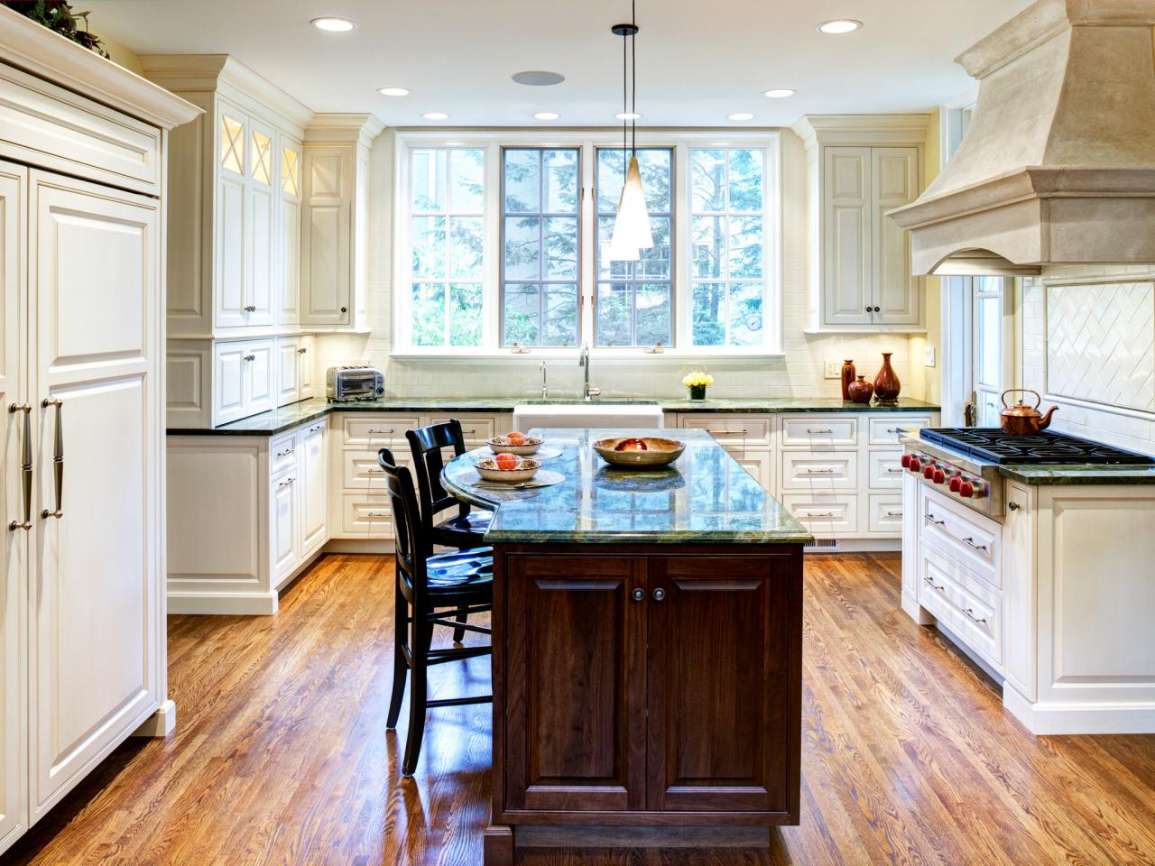 Kitchen Set with Large Window