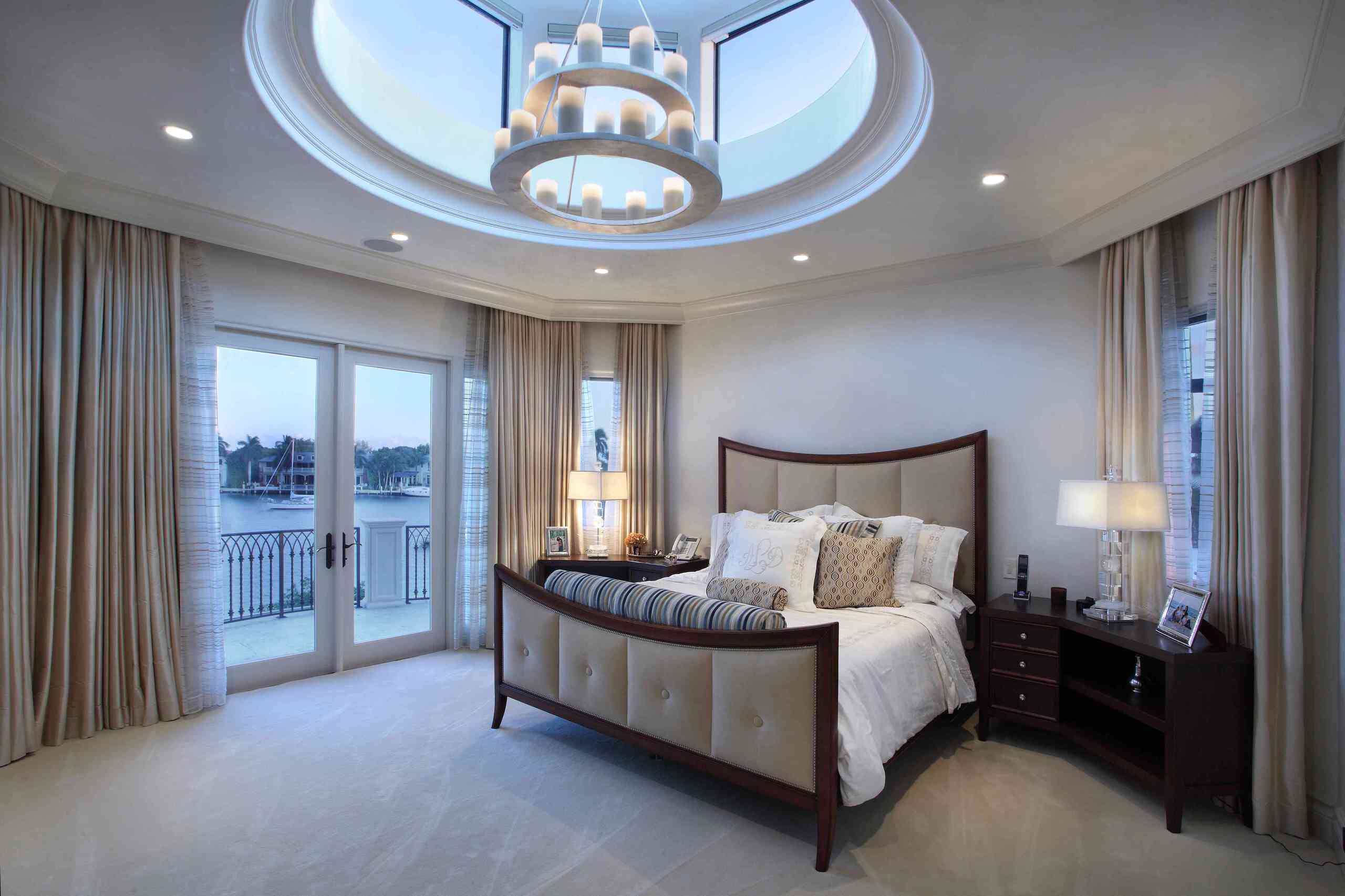 Luxurious Style Bedroom