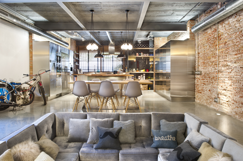 Expand the Concept of Open Space in Industrial Style