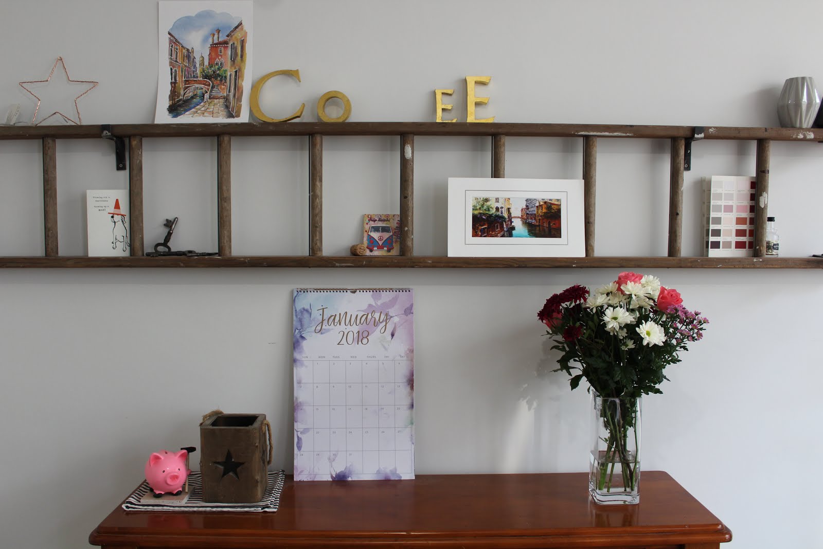 DIY Wall Decorations from Ladder