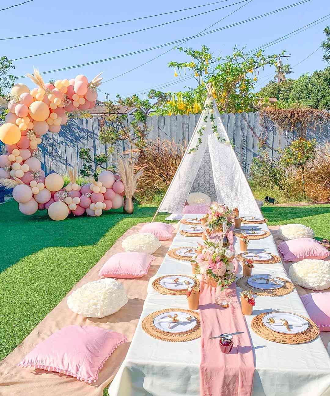Party Decoration with Tent