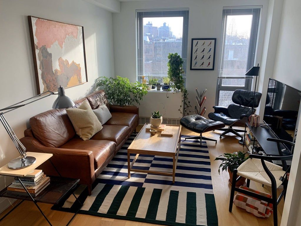 Striped Lines Rug for An Eccentric Living Room