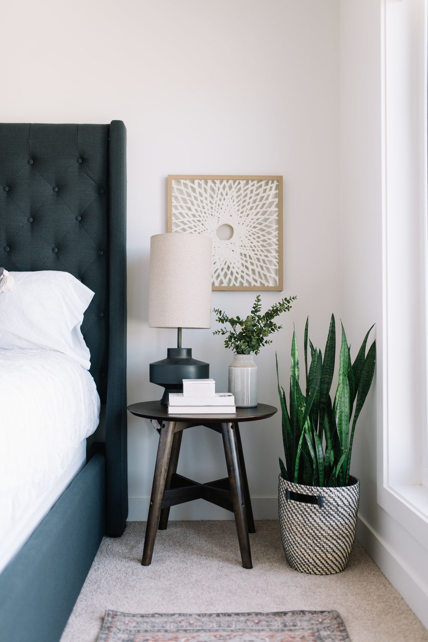 Pick A Black Bedside Table for A Small Place