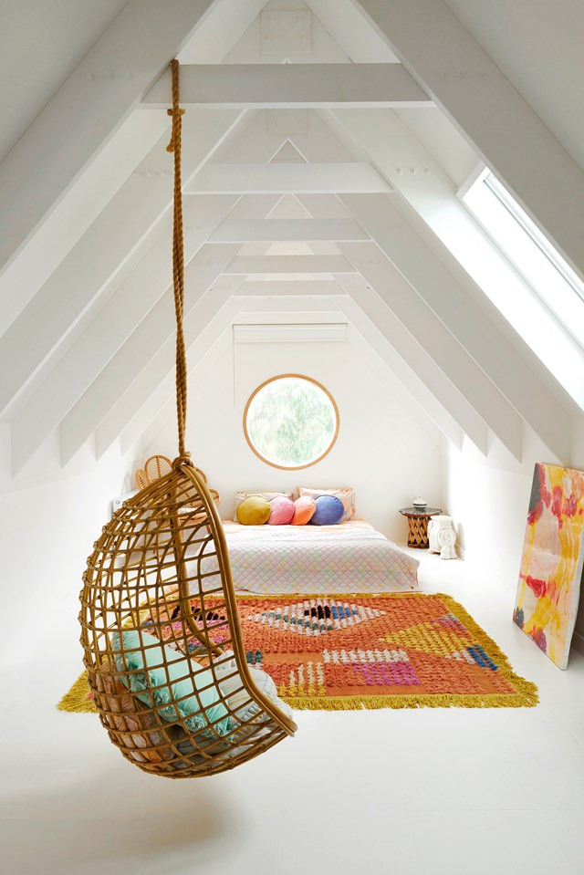 How to Manage The Striking Accents in Attic Bedroom