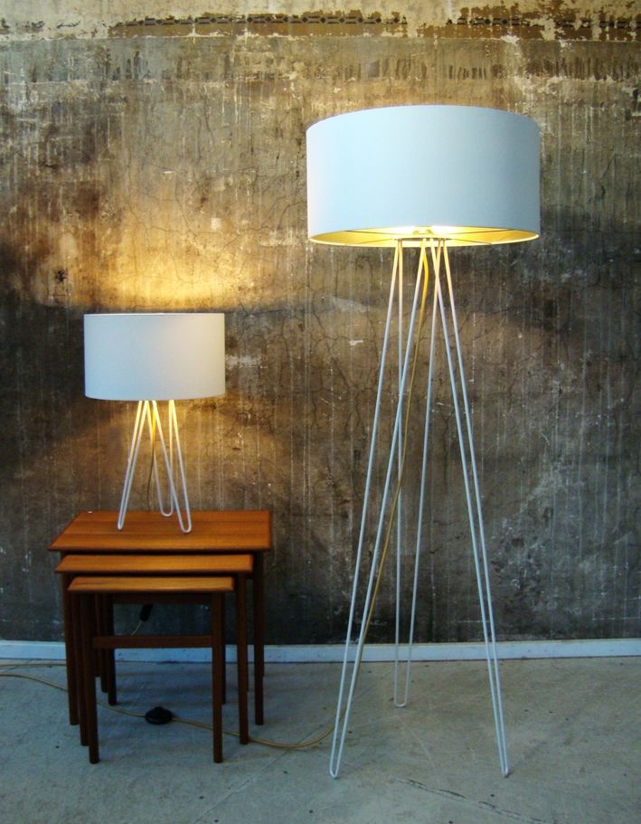 Classic Floor Lamp with Tripod