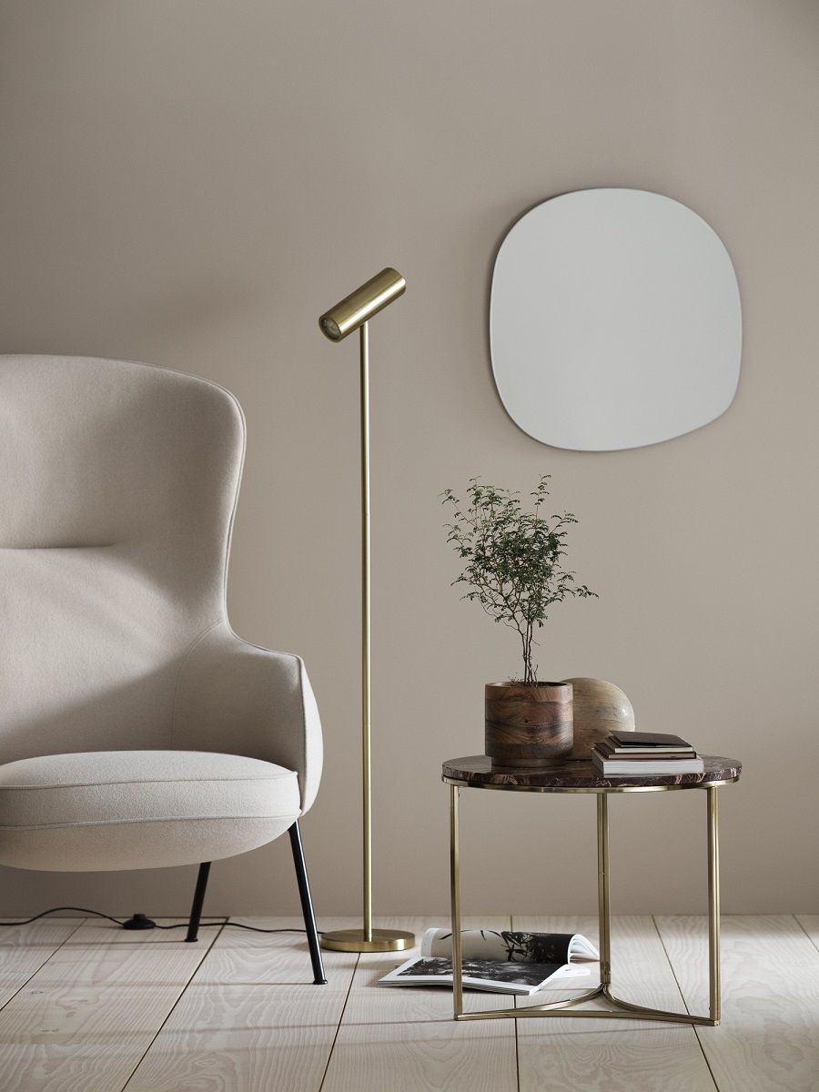 Golden Spotlight for An Elegant Floor Lamp