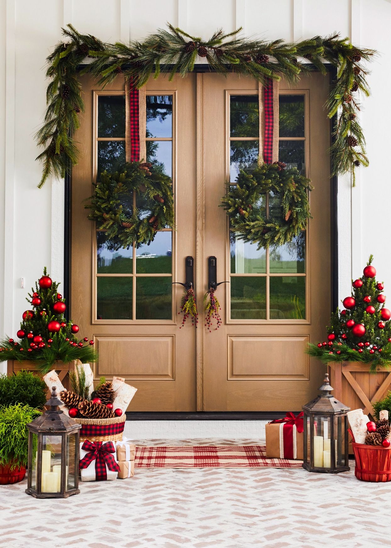 Christmas Front Porch with Traditional Style