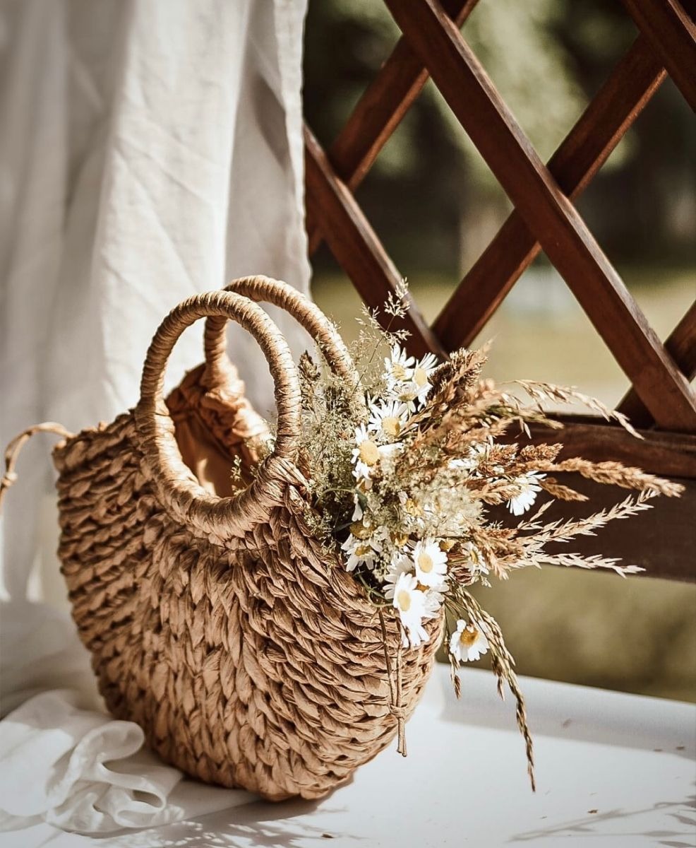 Wicker Bag for an Interesting Boho Accent