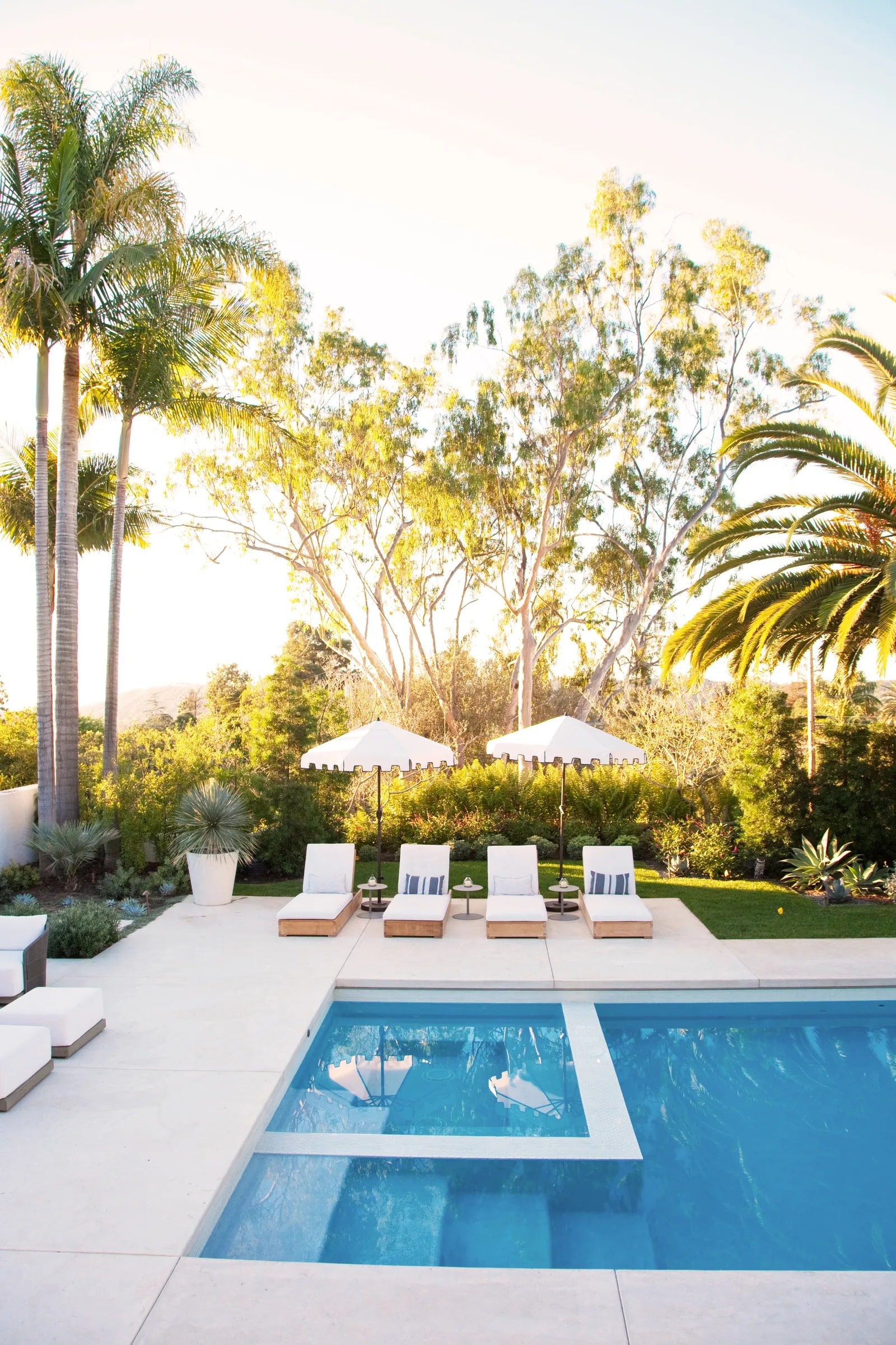 Chic Poolside Design