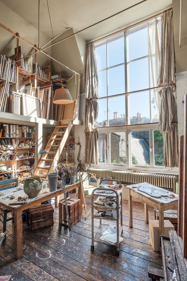 Dreamy Workspace for Painting Artists