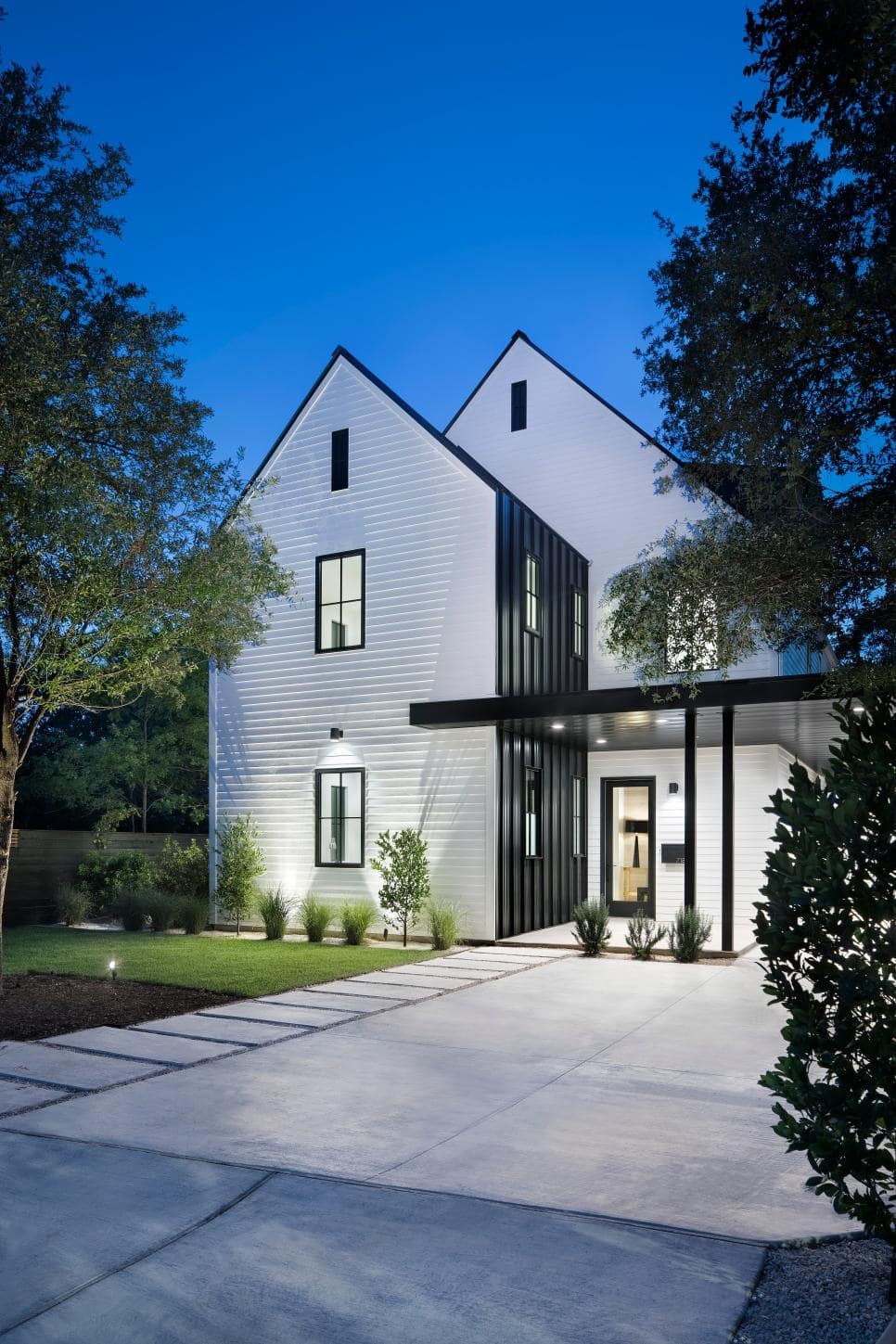 Dormer Roof x Simple House